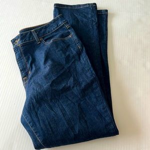 L.L BEAN  CLASSIC FIT size 14R